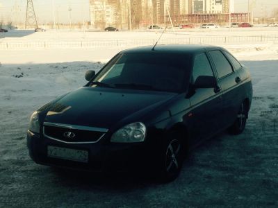 Лот: 6883586. Фото: 1. LADA PRiORA 2014 хэтчбек черная. Автомобили
