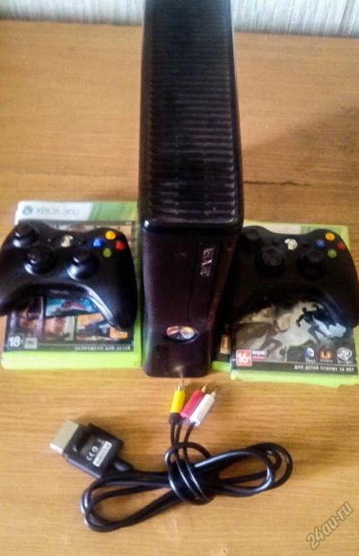 Лот: 5692280. Фото: 1. Xbox 360 Slim 250gb + GTA V... Игровые приставки, консоли