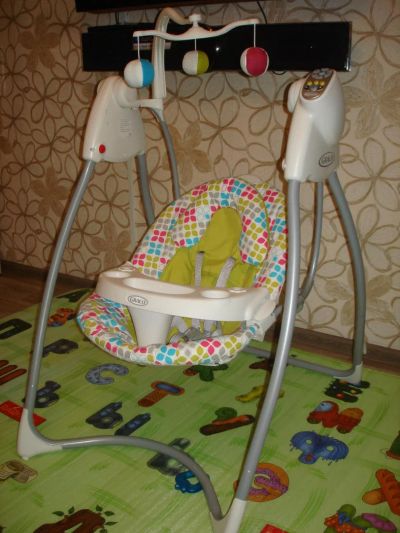 Лот: 5267586. Фото: 1. Электрокачеля Graco. Ходунки, прыгунки, качели