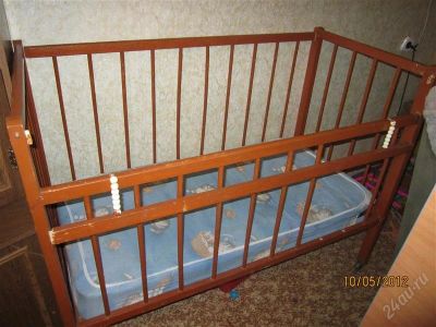 Лот: 1805495. Фото: 1. кроватка детская с матрацем. Детские кровати и кроватки