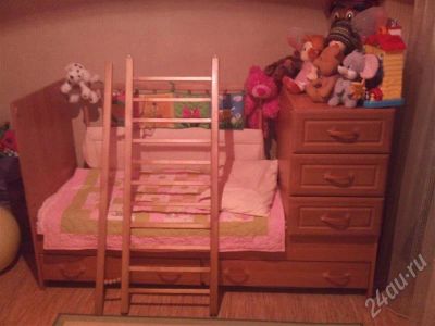 Лот: 689213. Фото: 1. Кроватка детская с забором и матрасом. Красноярск