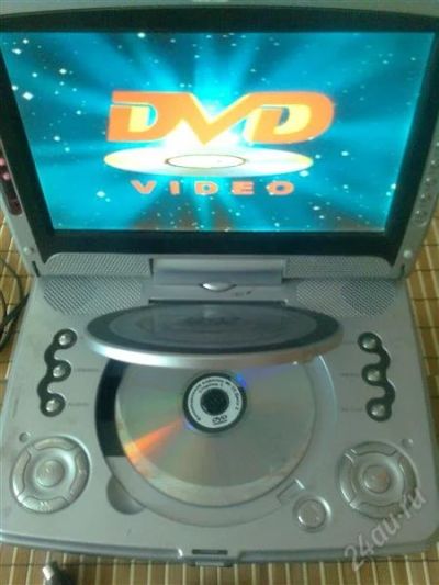 Лот: 1561416. Фото: 1. Портативный DVD-плеер. DVD, Blu-Ray плееры