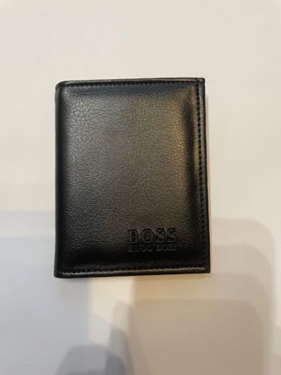 Лот: 19521921. Фото: 1. Новый кожаный кошелек Hugo Boss. Бумажники, кошельки, портмоне