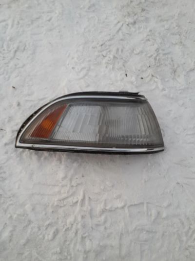 Лот: 6840271. Фото: 1. Габарит Toyota Mark Ii GX81. Правый... Оптика и освещение