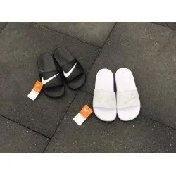 Лот: 10883411. Фото: 1. Сланцы Nike 1. Шлепанцы, сланцы