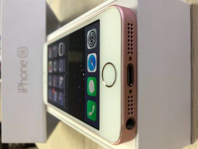 Лот: 12314775. Фото: 1. iPhone SE 128Gb Rose Gold Б/У... Смартфоны