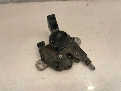 Лот: 23246456. Фото: 1. замок капота Ford Focus CB4. Двигатель и элементы двигателя