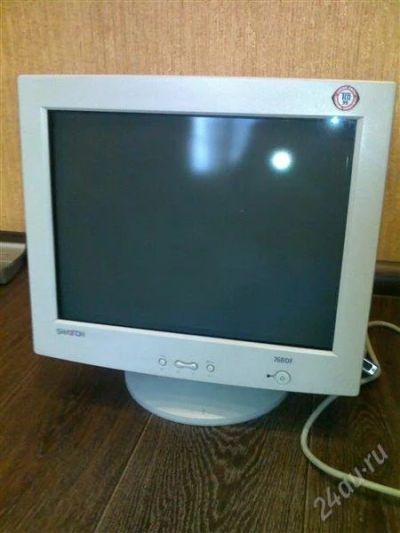 Лот: 1142799. Фото: 1. Монитор Samtron (Samsung) 17 дюймов. ЭЛТ-мониторы