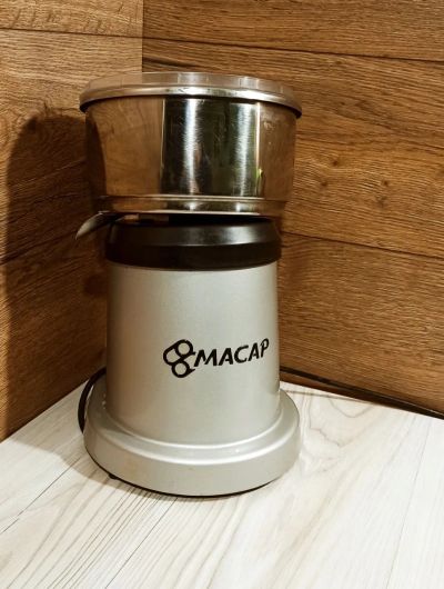 Лот: 19666120. Фото: 1. Соковыжималка для цитрусовых Macap... Кухонная