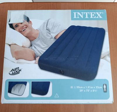 Лот: 25510073. Фото: 1. Односпальный надувной матрас INTEX... Спальные мешки, надувные кровати, коврики туристические