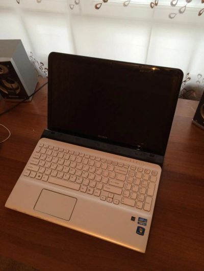 Лот: 4572713. Фото: 1. 15.5" Ноутбук Sony VAIO (SVE1511N1RW... Ноутбуки