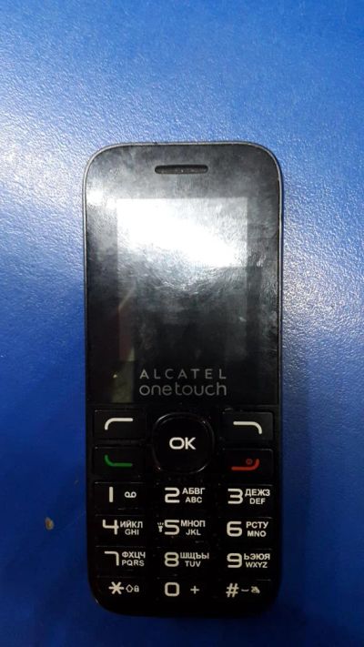 Лот: 8964377. Фото: 1. Сотовый телефон Alcatel One Touch... Кнопочные мобильные телефоны