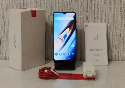 Лот: 24557111. Фото: 1. Смартфон OnePlus 6T 8/256ГБ. Смартфоны