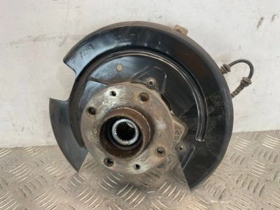 Лот: 24393163. Фото: 1. поворотный кулак Renault Sandero... Двигатель и элементы двигателя