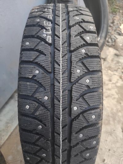 Лот: 23602647. Фото: 1. Зимняя резина 225/60 R-17 "Bridgestone... Шины