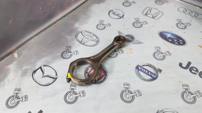 Лот: 23589338. Фото: 1. Шатун Audi A6 AFB 059198401. Двигатель и элементы двигателя