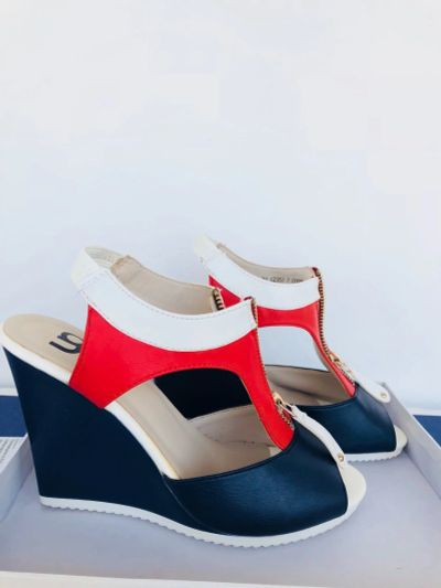 Лот: 11970687. Фото: 1. Женские босоножки 👡 37 размер. Туфли