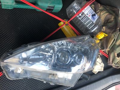 Лот: 13751153. Фото: 1. Фары передние Toyota Prius alpha. Оптика и освещение