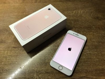 Лот: 14561318. Фото: 1. iPhone 7 Rose Gold (РСТ). Смартфоны