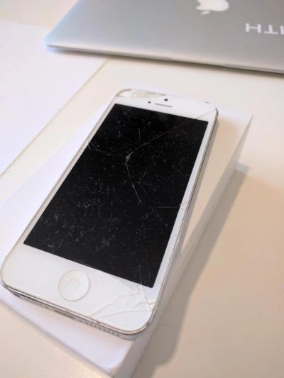 Лот: 8884027. Фото: 1. iPhone 5. Смартфоны