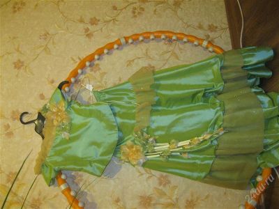Лот: 1704409. Фото: 1. Платье, на девочку 6-8 лет , зелёное... Детские карнавальные, праздничные костюмы