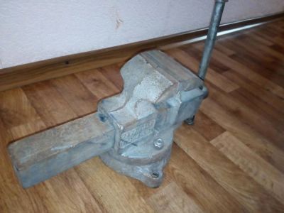 Лот: 11365638. Фото: 1. тиски. Ручной инструмент