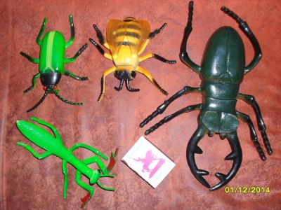 Лот: 4970966. Фото: 1. Резиновые игрушки насекомые большие... Развивающие