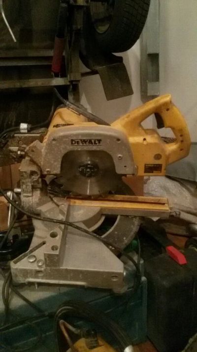 Лот: 12078584. Фото: 1. Бу пила торцовочная DeWalt DW707. Промышленное