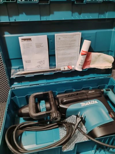 Лот: 21589079. Фото: 1. Отбойный молоток Makita HM1213C... Электроинструмент