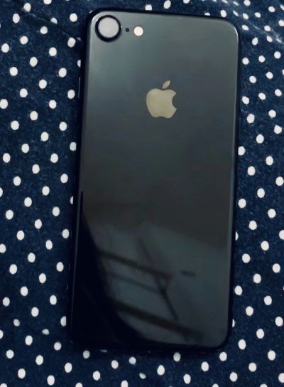 Лот: 15790747. Фото: 1. iPhone 7 128 Гб какой-то шутник... Смартфоны
