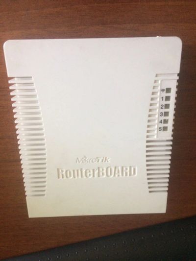 Лот: 10179633. Фото: 1. Маршрутизатор Mikrotik RouterBoard... Маршрутизаторы (роутеры)