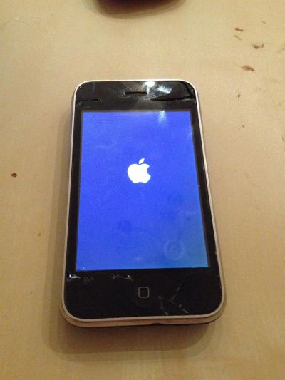 Лот: 3611213. Фото: 1. iphone 3g 8 gb огрызок потрепанный... Смартфоны