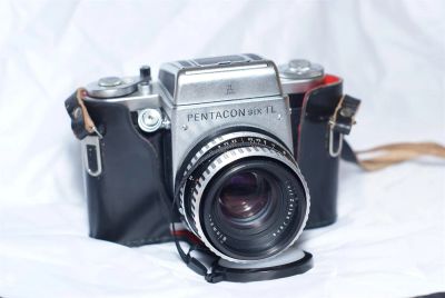 Лот: 3699393. Фото: 1. Pentacon Six TL (камера среднего... Плёночные зеркальные