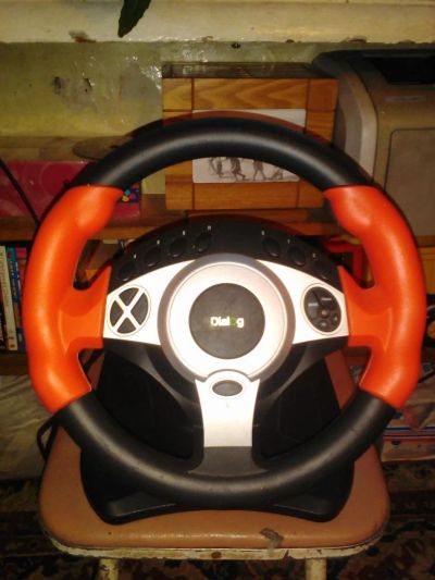 Лот: 7849050. Фото: 1. Игровой руль с педалями. Запчасти для игровых приставок, консолей