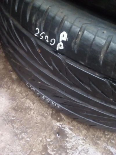 Лот: 10365667. Фото: 1. 215/55 R17 Bridgestone одно. Шины