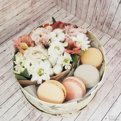 Лот: 10345497. Фото: 1. С хлопком, цветами и сладостями... Другое (ручная работа)