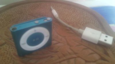 Лот: 9400744. Фото: 1. MP3-плеер APPLE iPod Shuffle 2Gb. Плееры