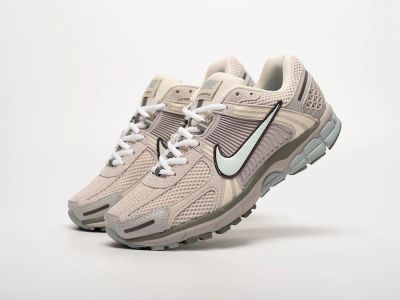 Лот: 24974082. Фото: 1. Кроссовки Nike Air Zoom Vomero... Кеды, кроссовки, слипоны
