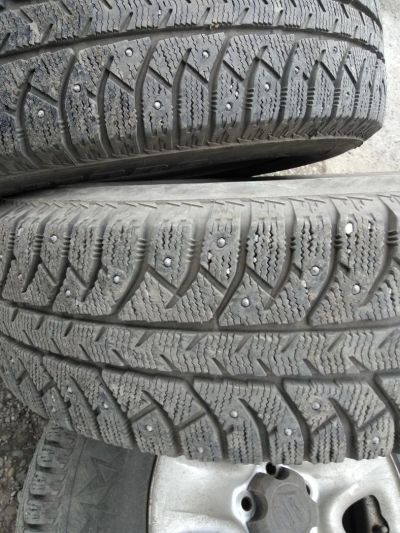 Лот: 10524780. Фото: 1. 225/70/16 Bridgestone ice cruiser... Шины на дисках