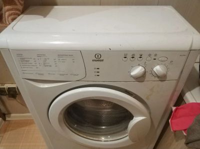 Лот: 15506440. Фото: 1. Стиральная машинка Indesit WIUN... Стиральные машины