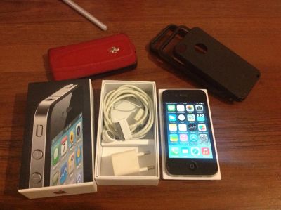 Лот: 4569815. Фото: 1. iPhone 4 16gb black полный комплект. Смартфоны
