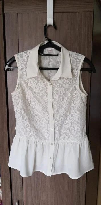 Лот: 15819167. Фото: 1. Белая блузка zolla с баской xs... Блузы, рубашки