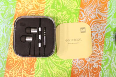 Лот: 4525555. Фото: 1. Гарнитура Xiaomi Piston 2 silver... Красноярск
