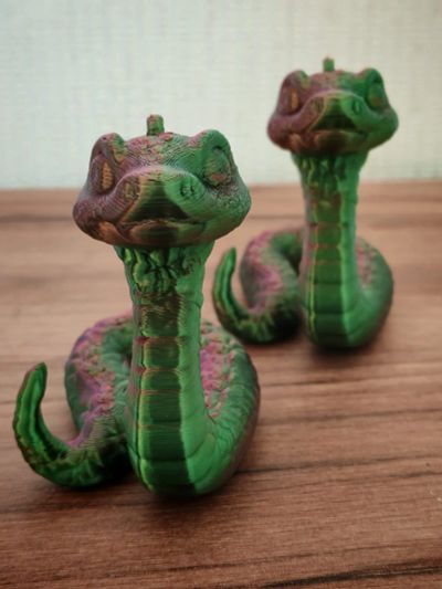 Лот: 24613612. Фото: 1. Ëлочная игрушка, змея. Гирлянды, шарики, новогодние аксессуары