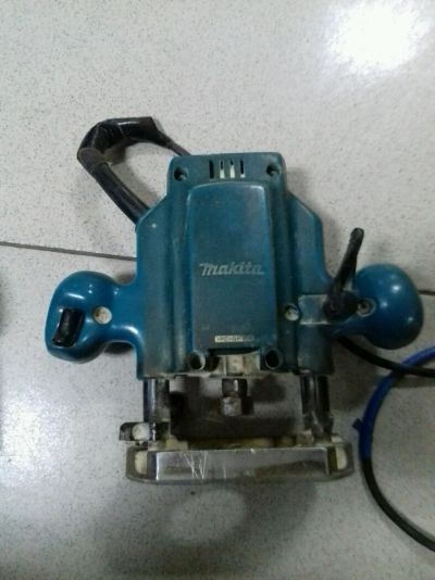 Лот: 8956691. Фото: 1. Фрезер Makita pc gf 15. Электроинструмент