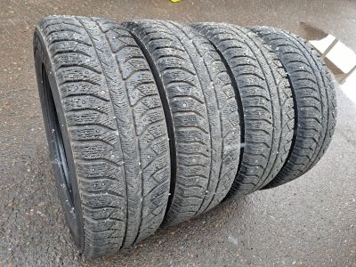 Лот: 24332867. Фото: 1. 235/65/17 Bridgestone Ice Cruiser-7000... Шины