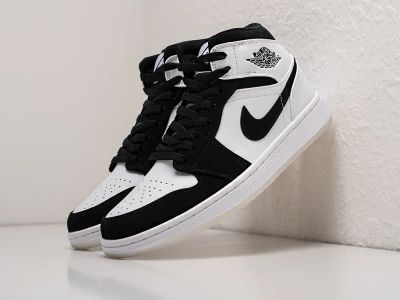 Лот: 24979414. Фото: 1. Кроссовки Nike Air Jordan 1 Mid. Кеды, кроссовки, слипоны