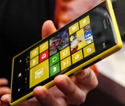 Лот: 4065979. Фото: 1. NOKIA Lumia 720 yellow срочно... Смартфоны