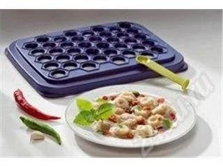 Лот: 385542. Фото: 1. Tupperware Пельменница с ложечкой... Другое (посуда, кухонная утварь)