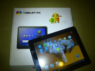Лот: 3569234. Фото: 1. Планшет Tablet 8GB с чехлом-клавиатурой. Планшеты
